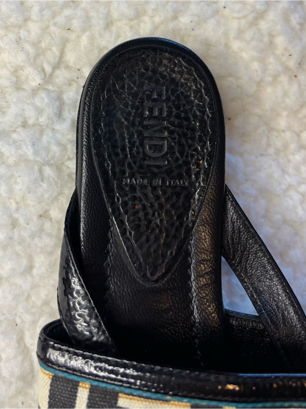 Fendi Women Black Zucca Leather FF Logo Canvas Thong Sandals - Picture 3 of 12